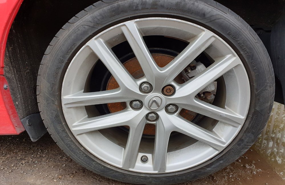 Lexus CT 200H SE Alloy wheels